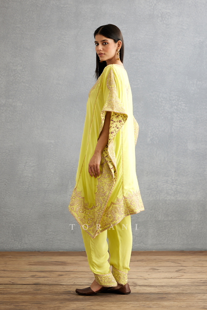 Gul-Mina Aaira Kaftan Set