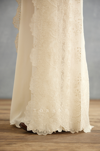 Gul-Bano Daavya Cape