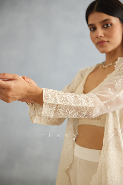 Gul-Bano Daavya Cape