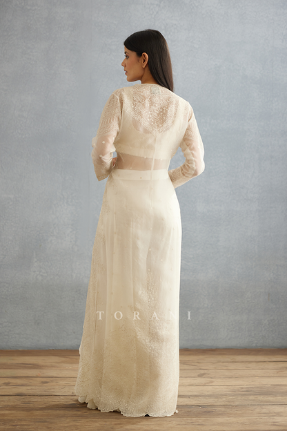 Gul-Bano Daavya Cape