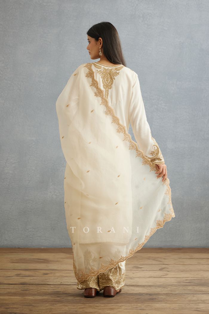 Gul-Bano Pushti Kurta Set