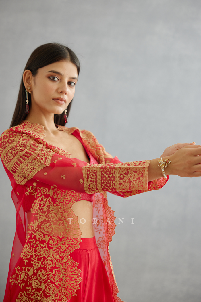 Gul-Kand Daavya Cape