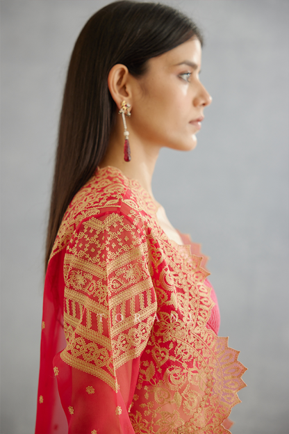 Gul-Kand Daavya Cape Set