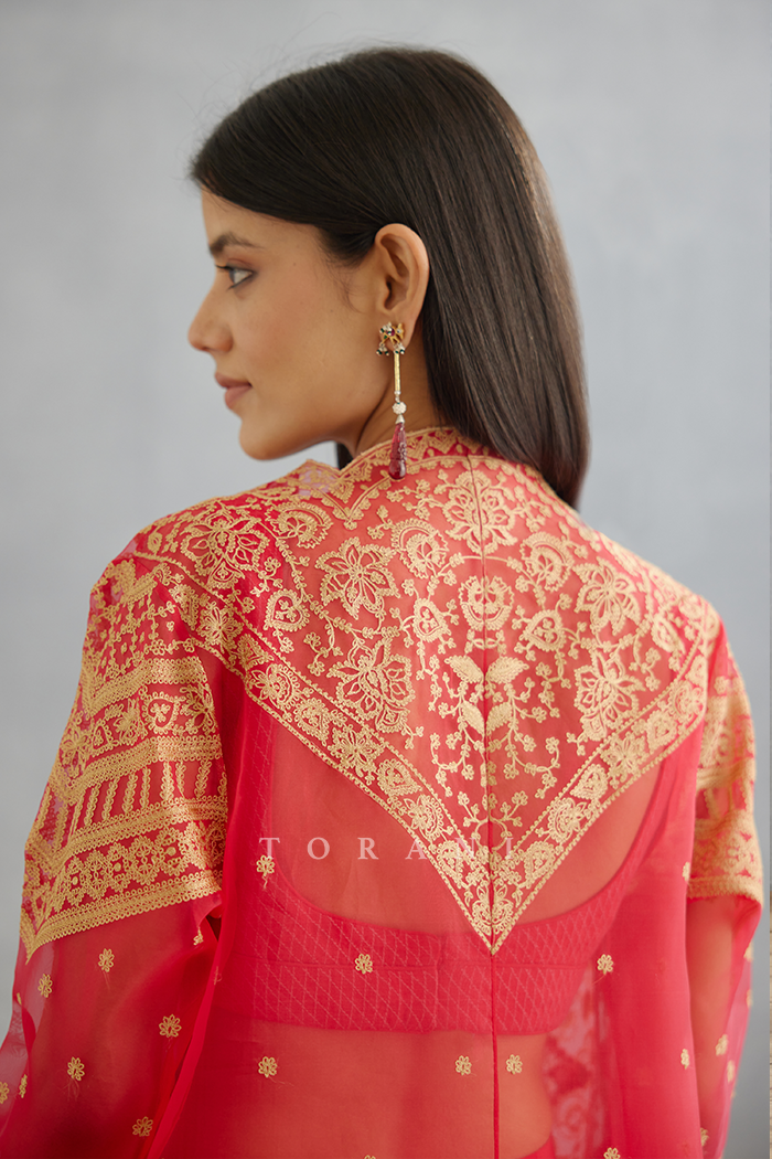 Gul-Kand Daavya Cape Set