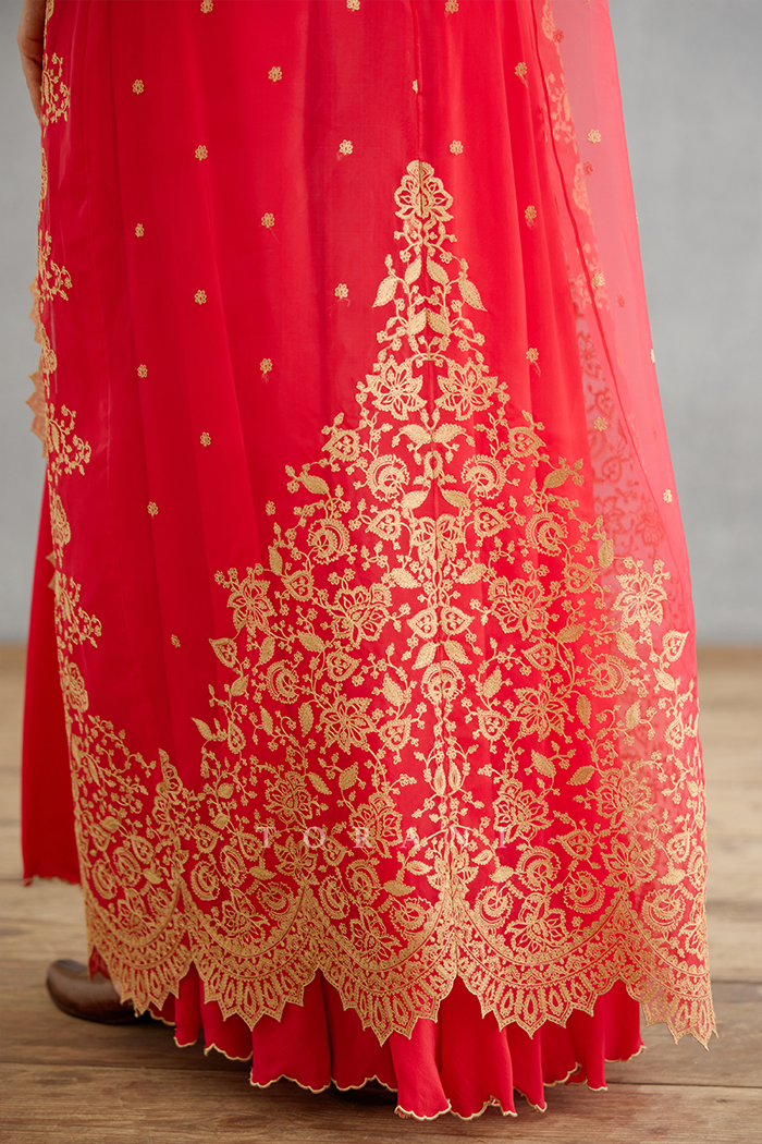 Gul-Kand Daavya Cape