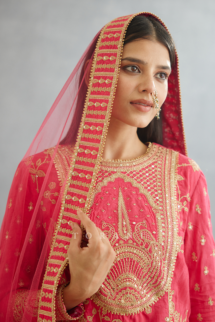 Gul-Kand Meera Odhni