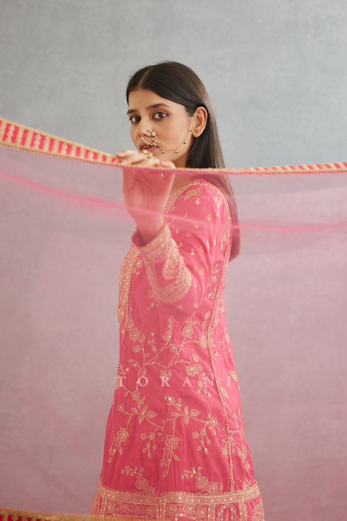 Gul-Kand Meera Odhni