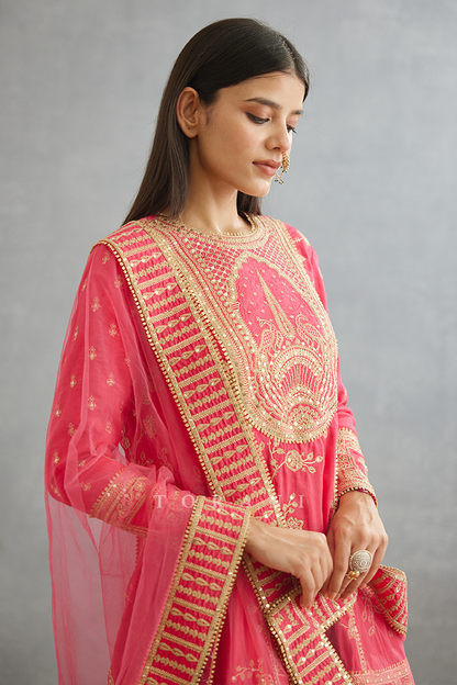 Gul-Kand Meera Odhni