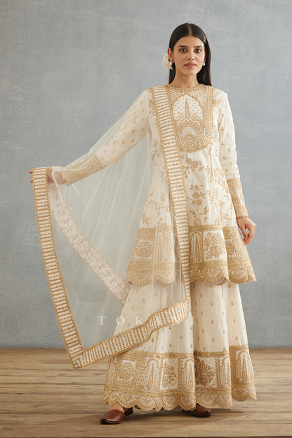 Gul-Bano Meera Odhni