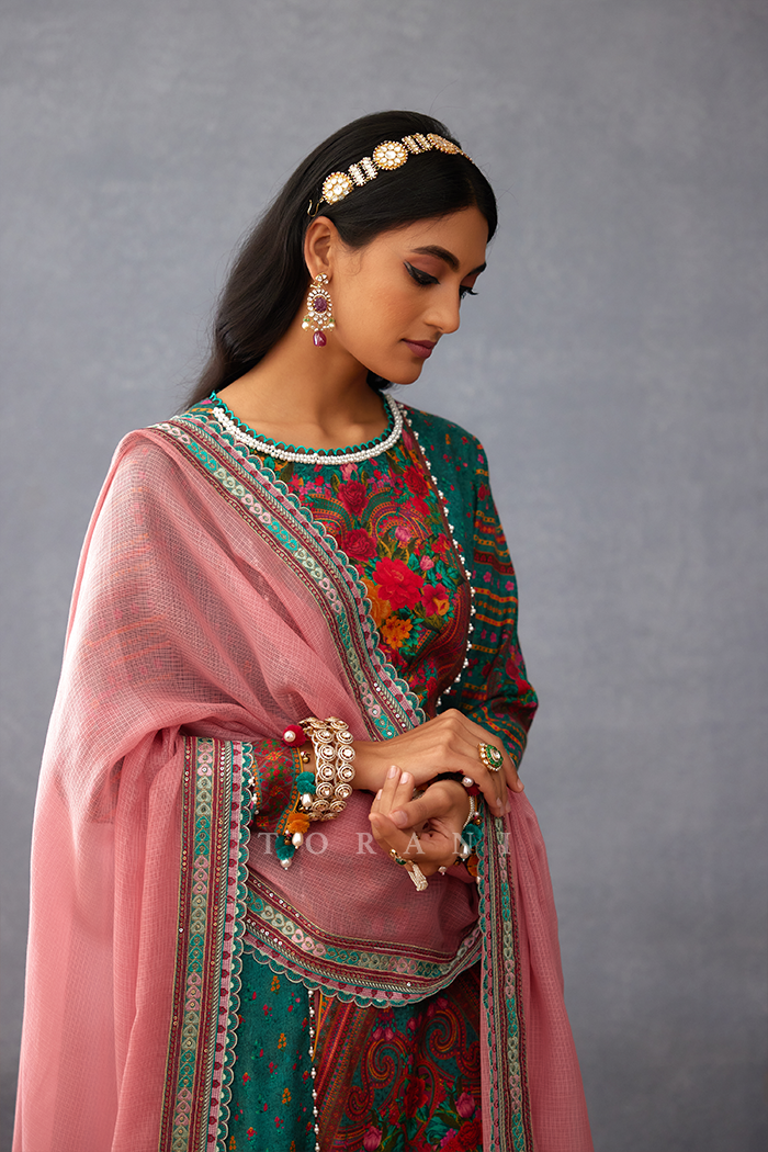 Dil Nawaz Areeba Kurta Set