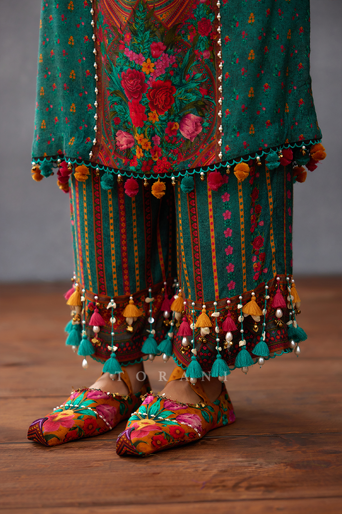 Dil Nawaz Areeba Kurta Set