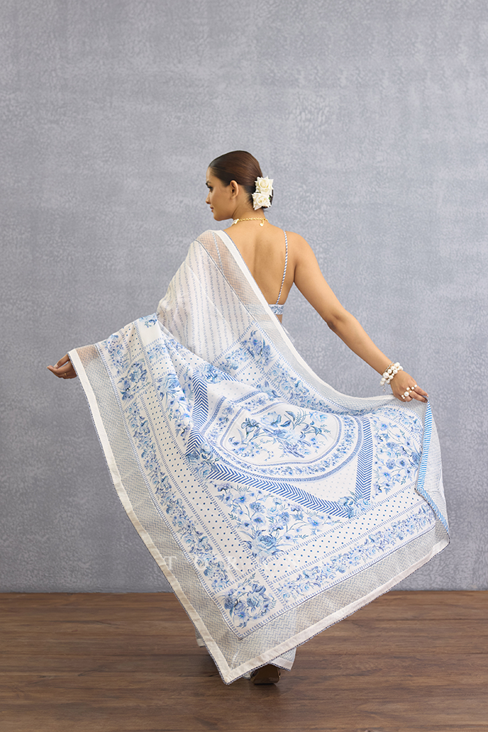 Neeli Gauraiya Poulami  Saree