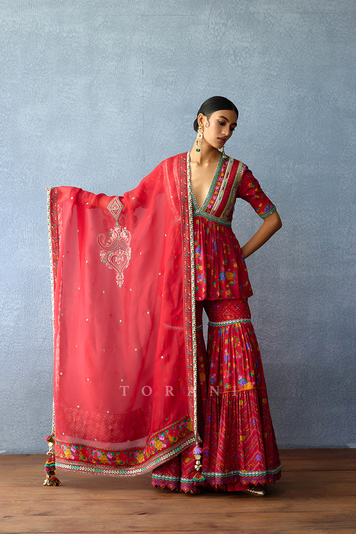 Dil Surkh Sabah Sharara Set