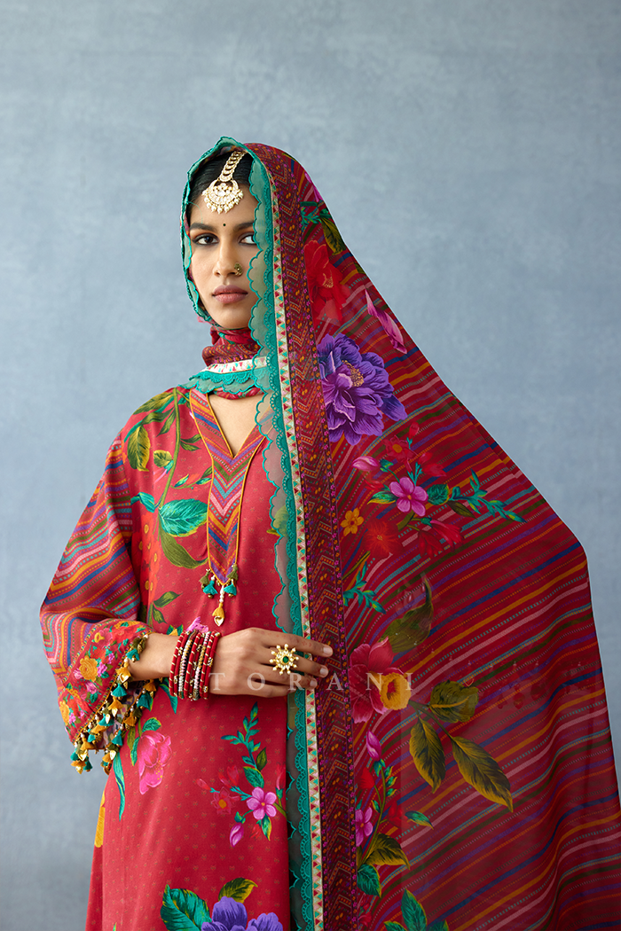 Dil Surkh Faiza Odhni