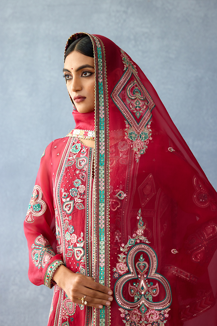 Dil Surkh Izna Kurta Set