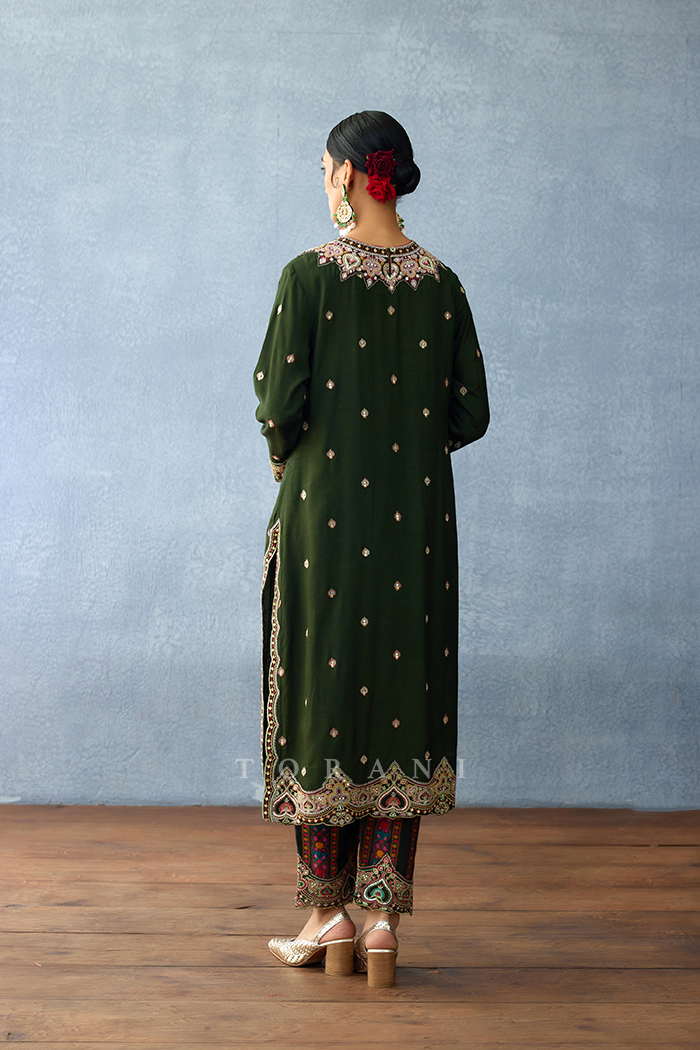 Dil Shadaab Urvi Kurta Set