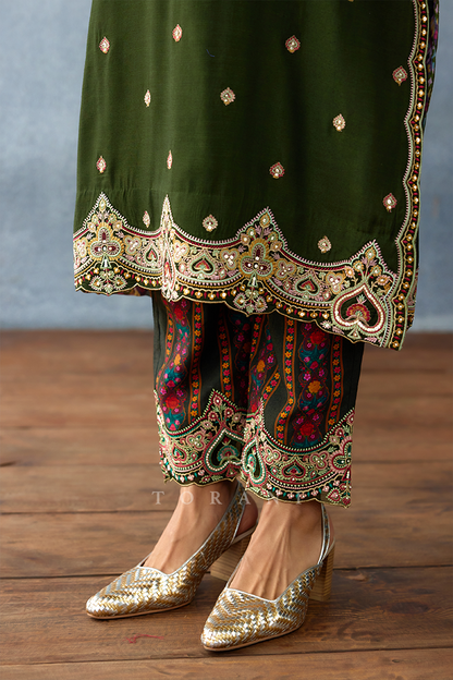 Dil Shadaab Urvi Kurta Set