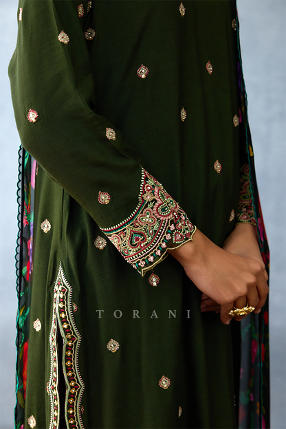 Dil Shadaab Urvi Kurta Set