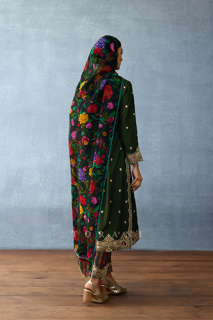 Dil Shadaab Urvi Odhni