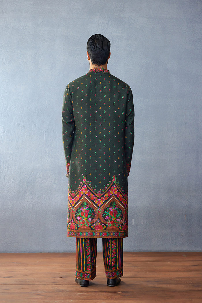 Dil Shadaab Azar Kurta Set