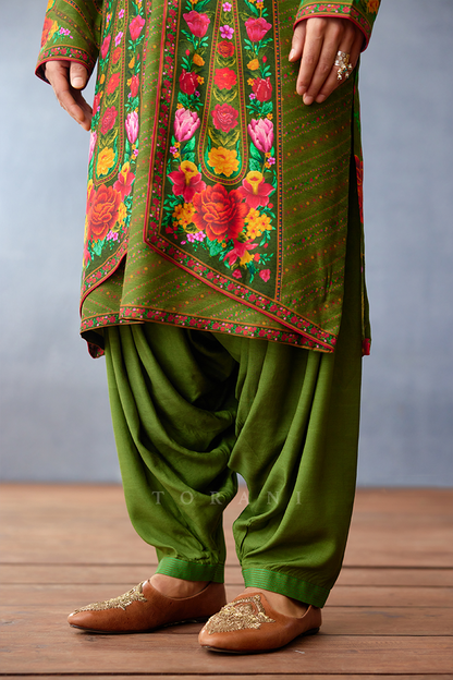 Dil Saaz Farid Kurta Set