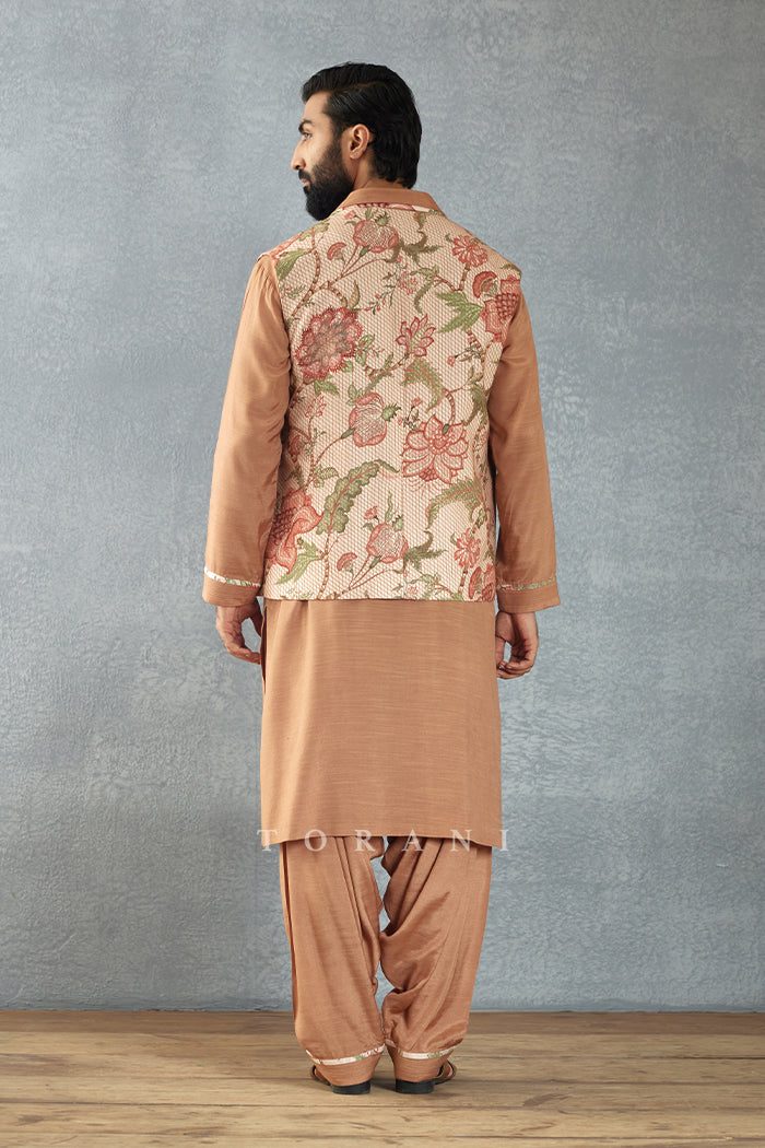 Gulabi Kahan Bandi Set