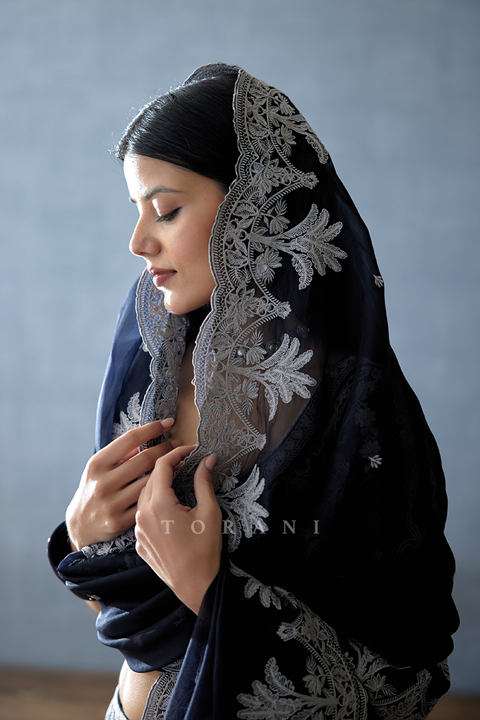 Raat Raani Advika Odhni