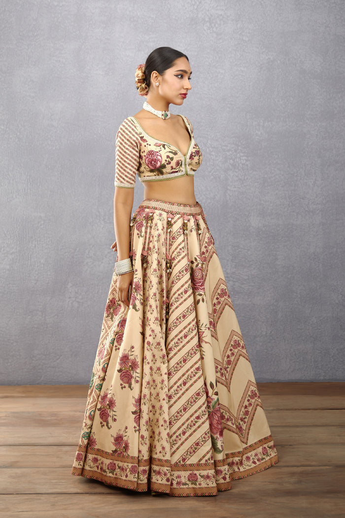 Kasturi Waheeda Lehenga Set