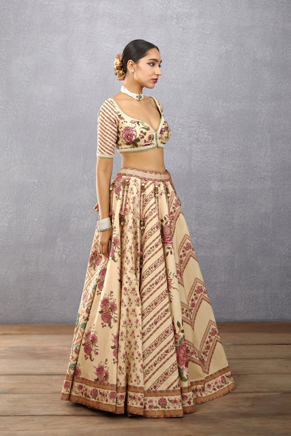 Kasturi Waheeda Lehenga Set
