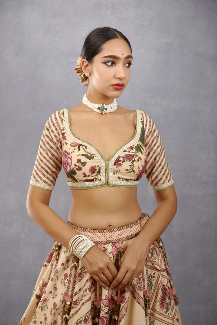 Kasturi Waheeda Lehenga Set