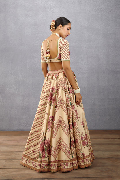 Kasturi Waheeda Lehenga Set