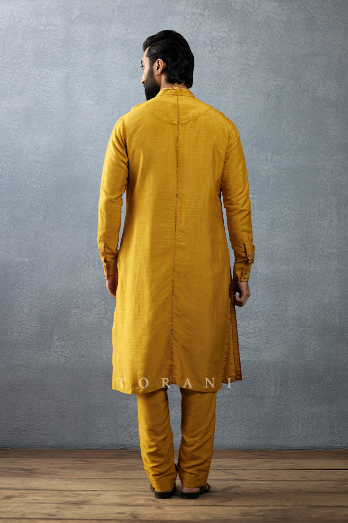 Sunehra Yagna Bandi Set