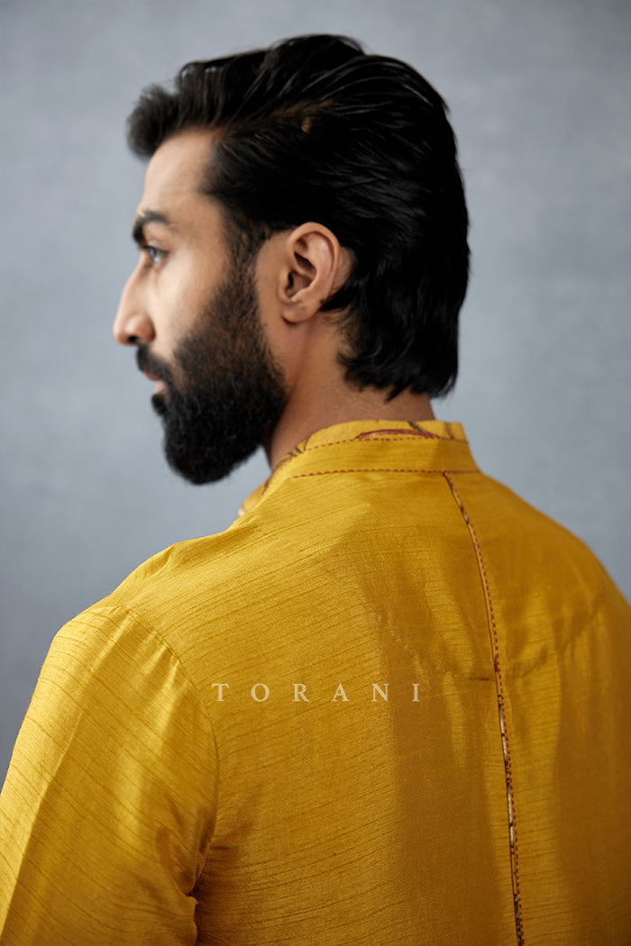 Sunehra Yagna Bandi Set