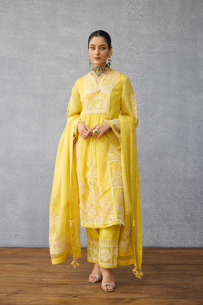 Kasmai Deba Priya Kurta Set