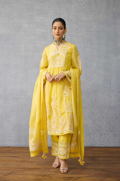 Kasmai Deba Priya Kurta Set