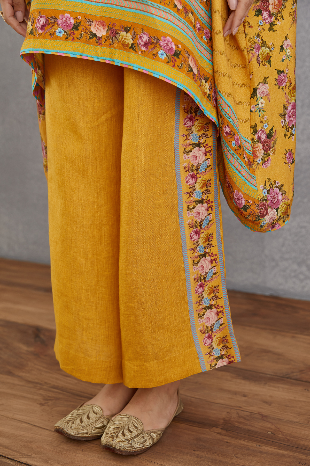 Sunehra Zooni Kaftan Set