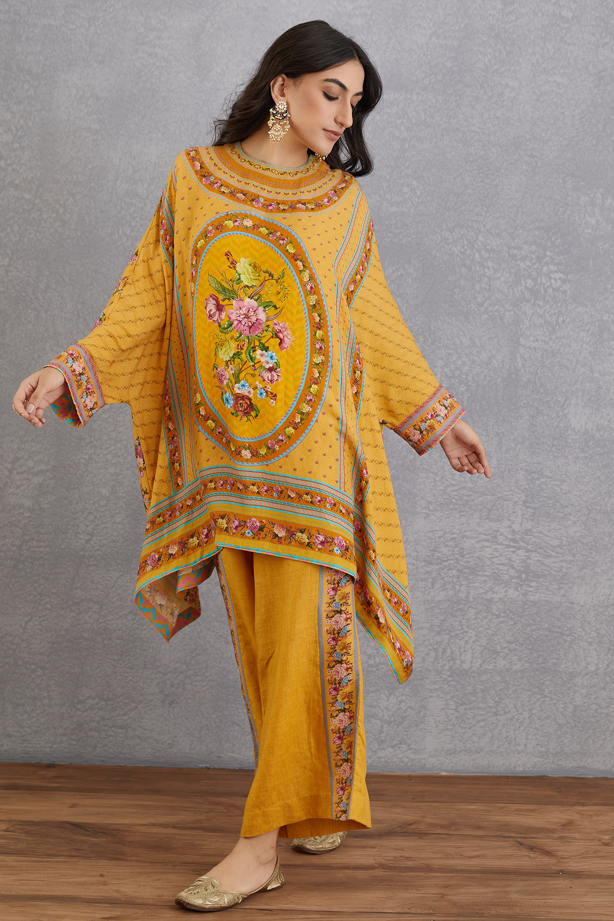 Sunehra Zooni Kaftan Set