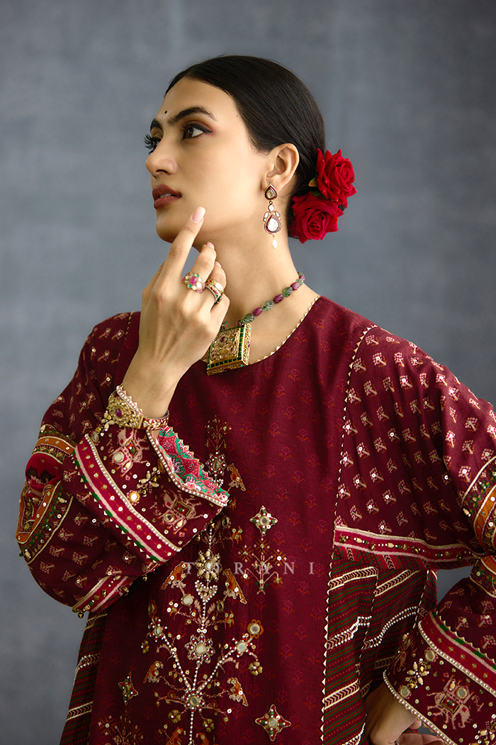 Surkhi Tisya Kurta Set