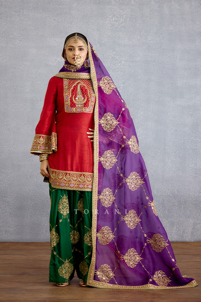 Mehrang Amna Kurta Set