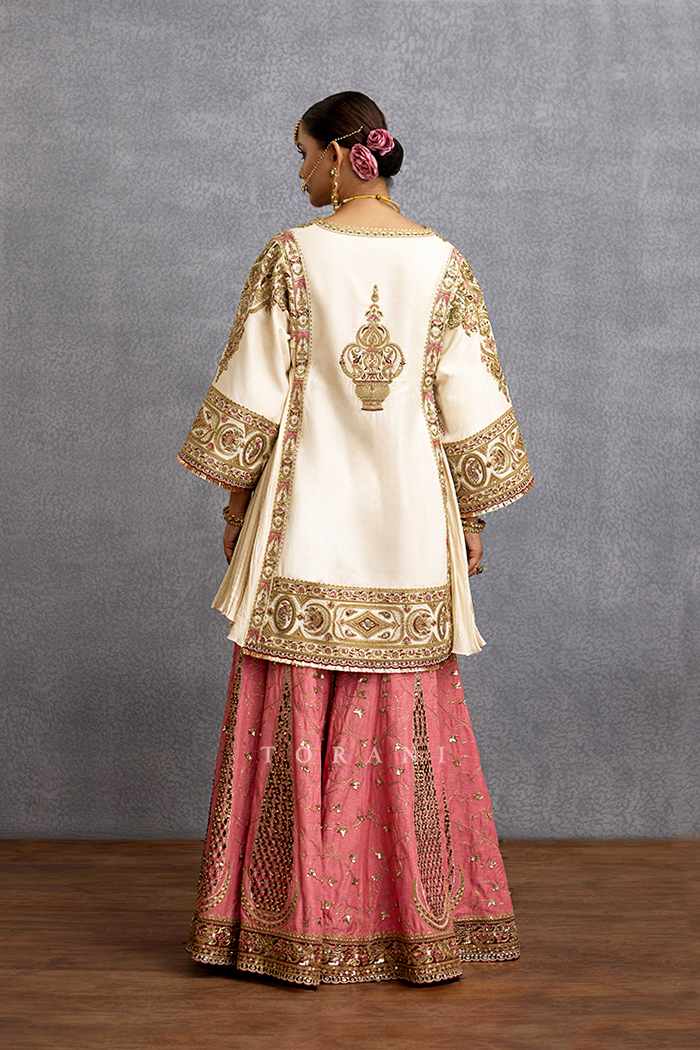 Maahe Mahtabe Insiyah Sharara Set