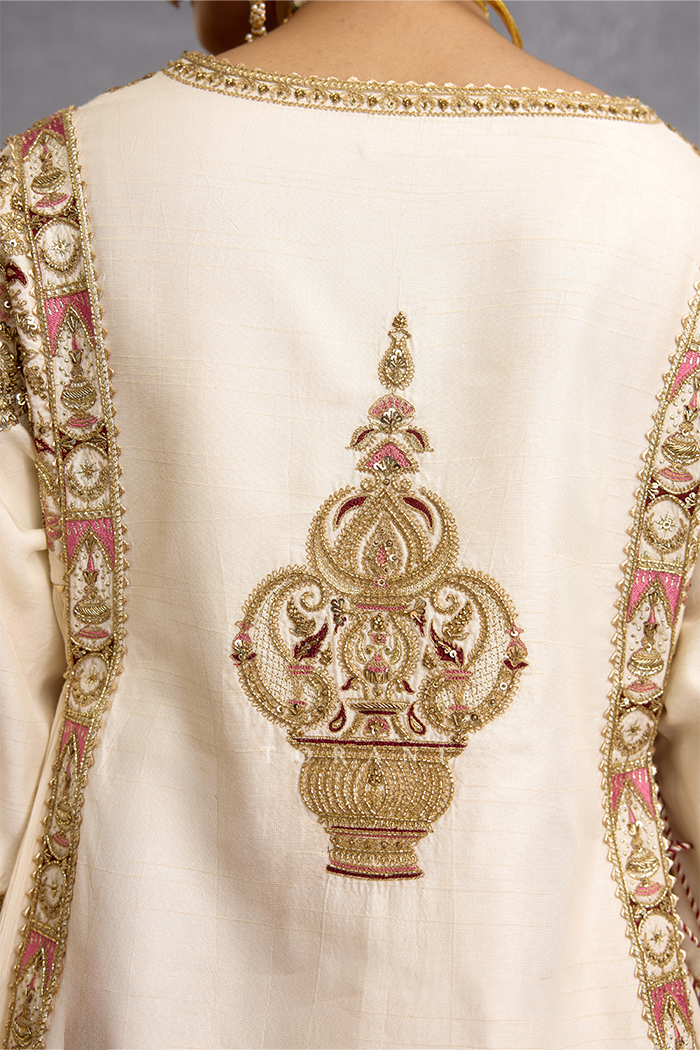 Maahe Mahtabe Insiyah Sharara Set