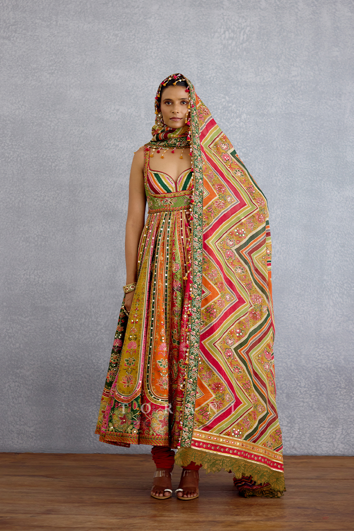 Chitrangi Sarika Odhni