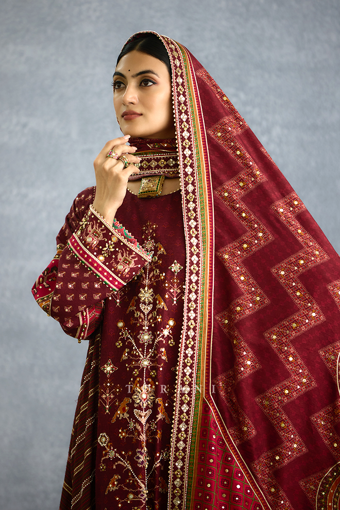 Surkhi Tisya Kurta Set