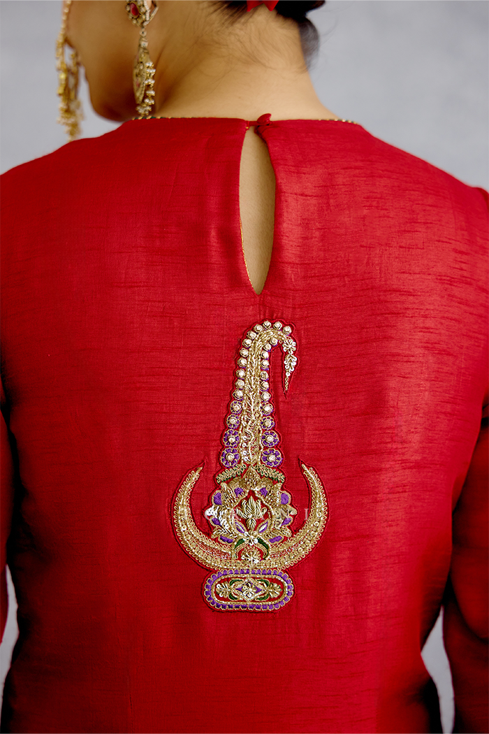 Mehrang Amna Kurta Set