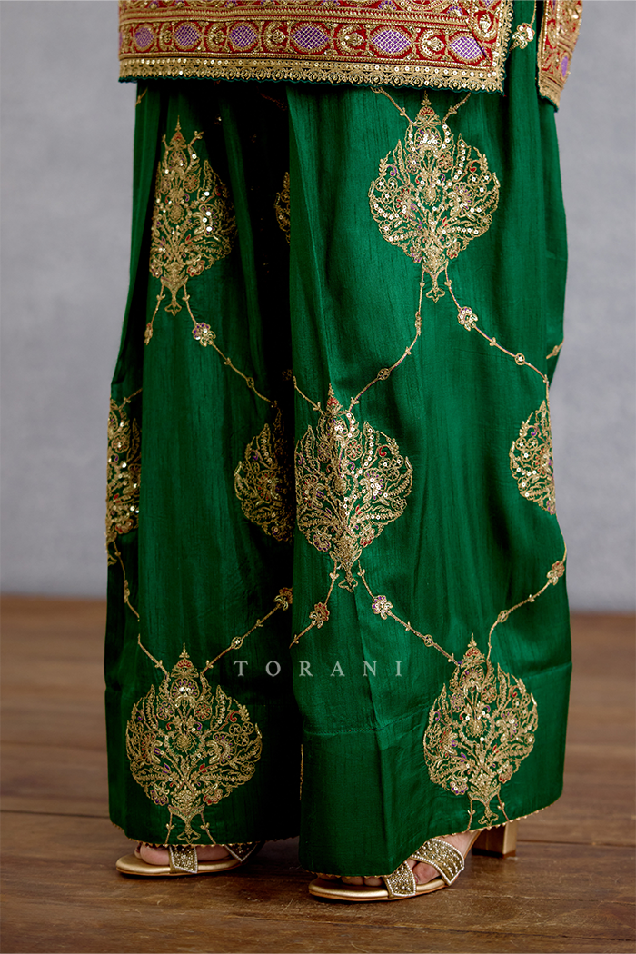 Mehrang Amna Kurta Set