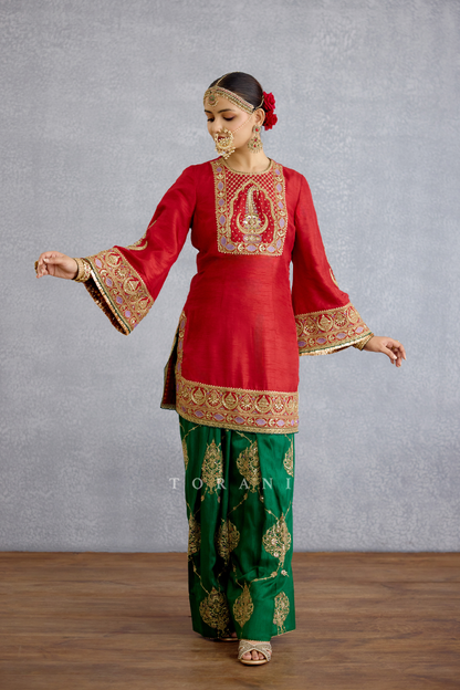 Mehrang Amna Kurta Set