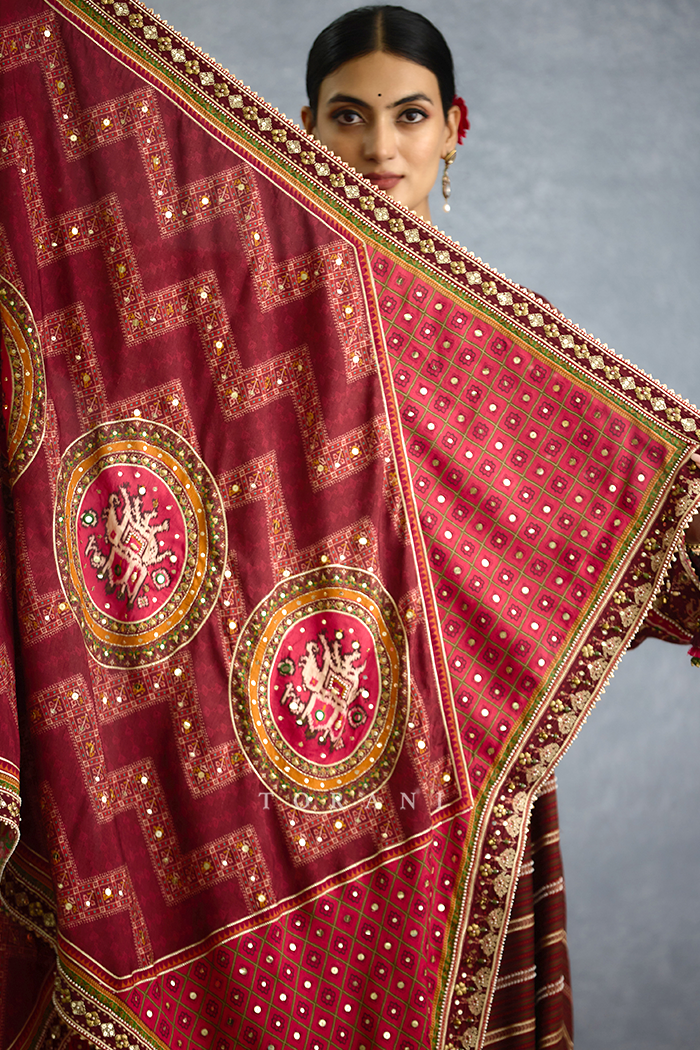 Surkhi Tisya Kurta Set