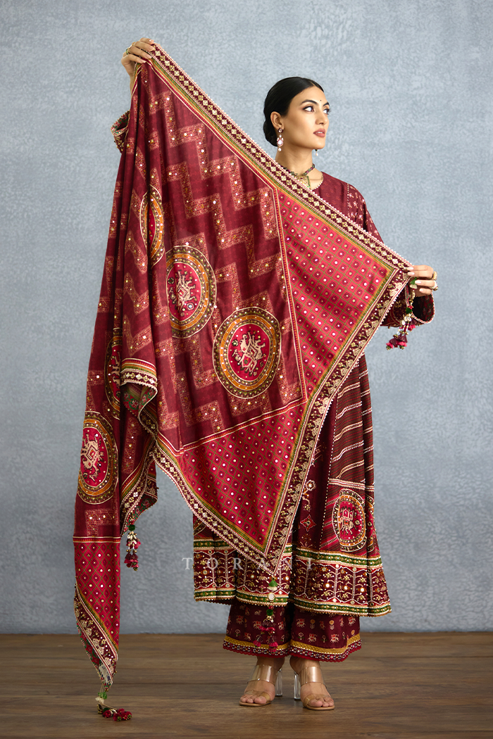 Surkhi Tisya Kurta Set