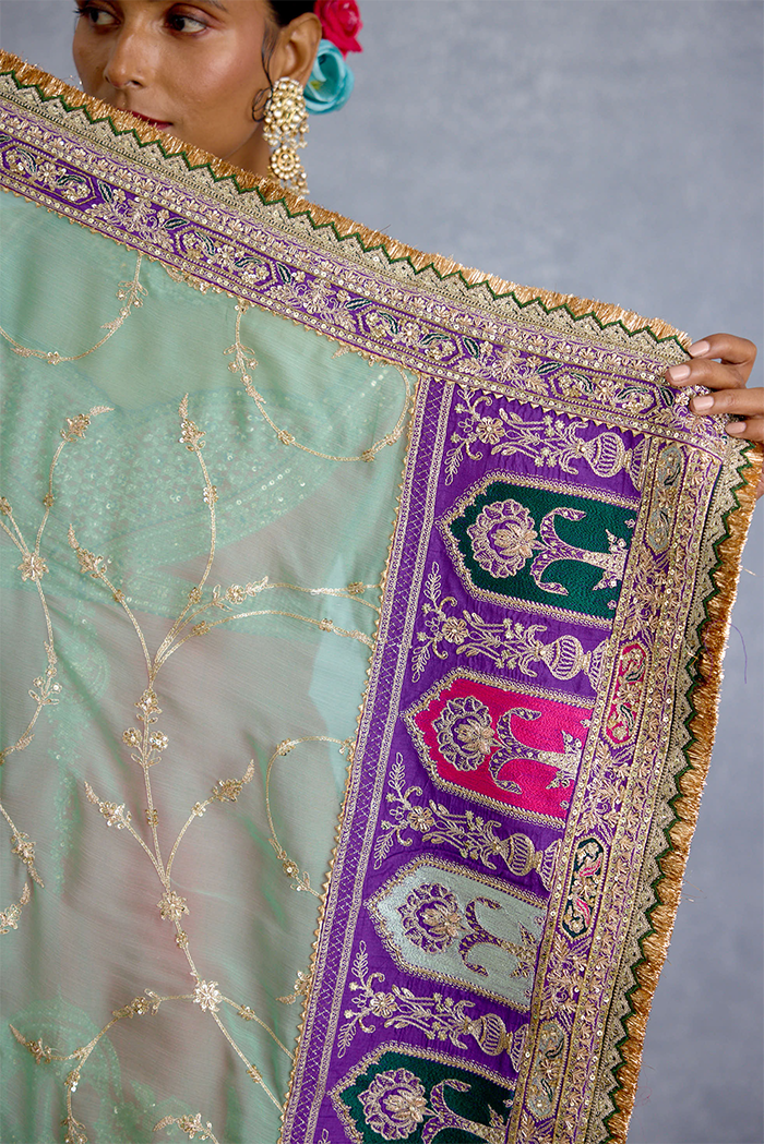 Kausar Shahana Odhni