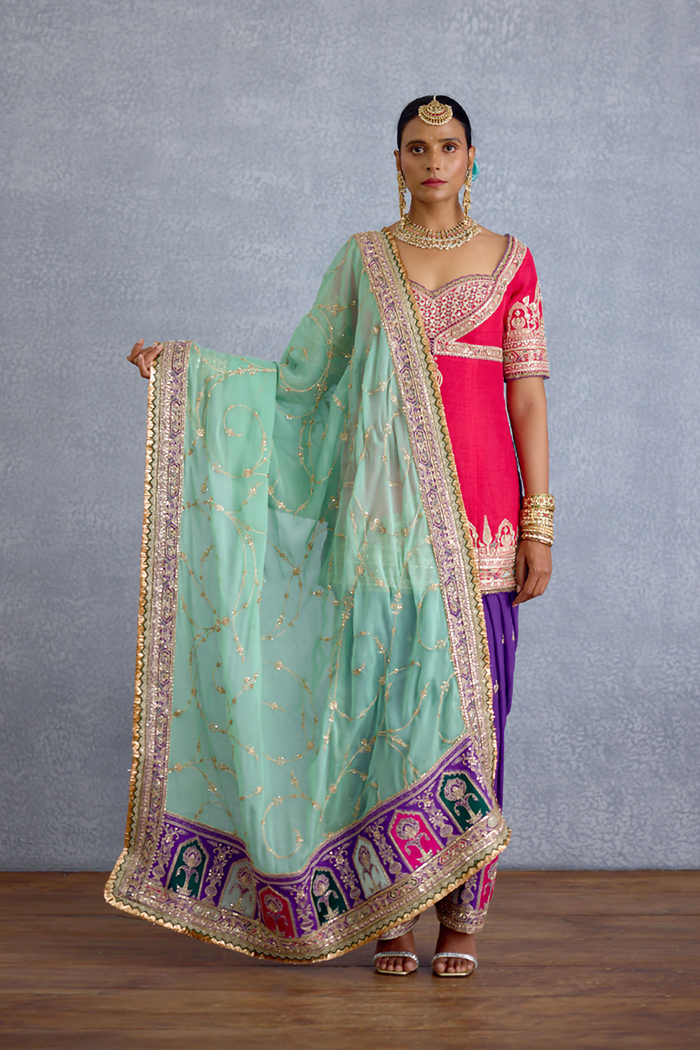 Kausar Shahana Odhni